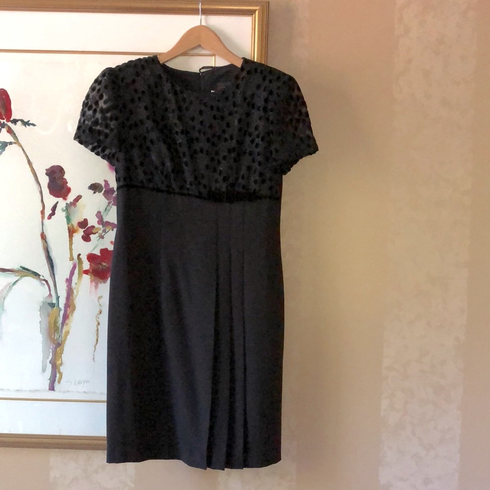 Black dress size 6P. Excellent condition